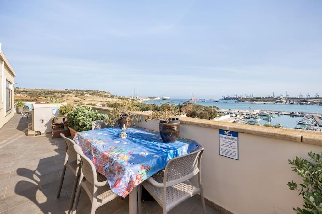 Seagull Penthouse Marsaxlokk Appartement Buitenkant foto