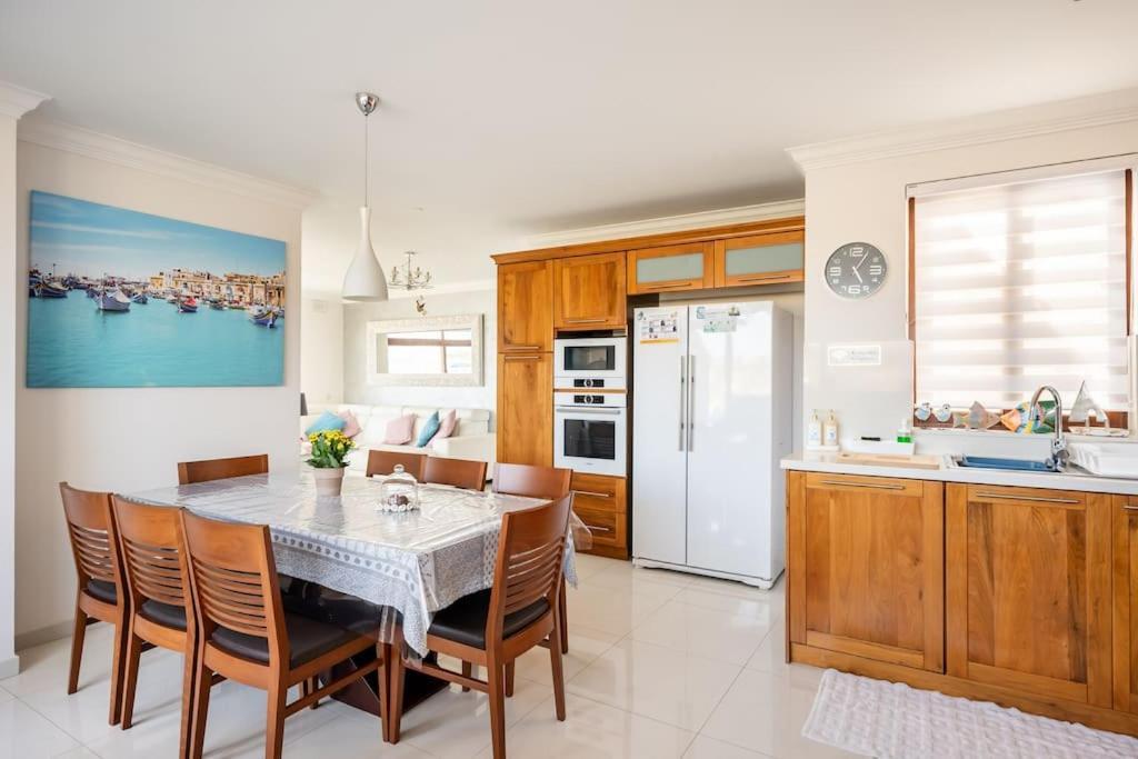 Seagull Penthouse Marsaxlokk Appartement Buitenkant foto